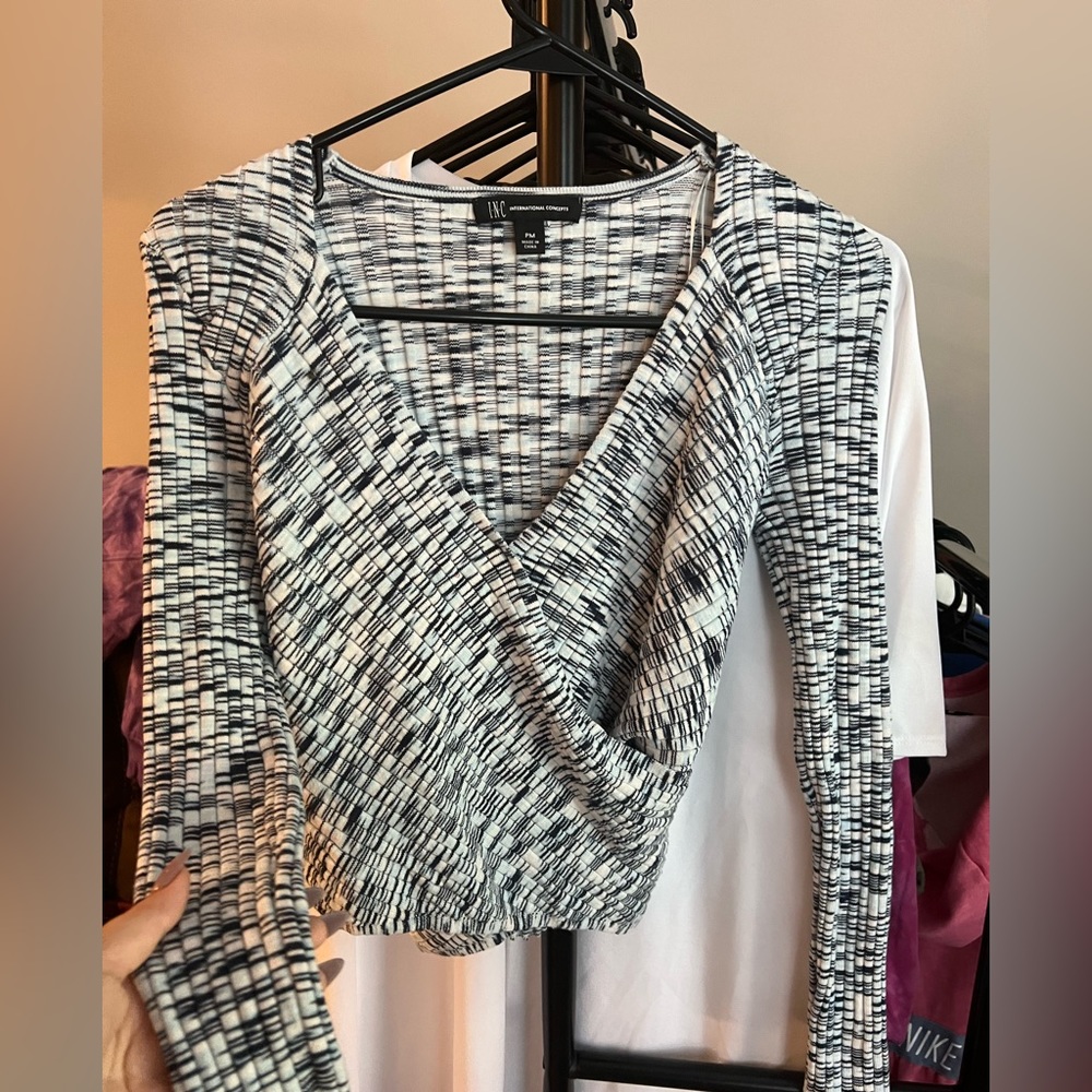NWT INC INTERNATIONAL TOP SIZE PETITE MED